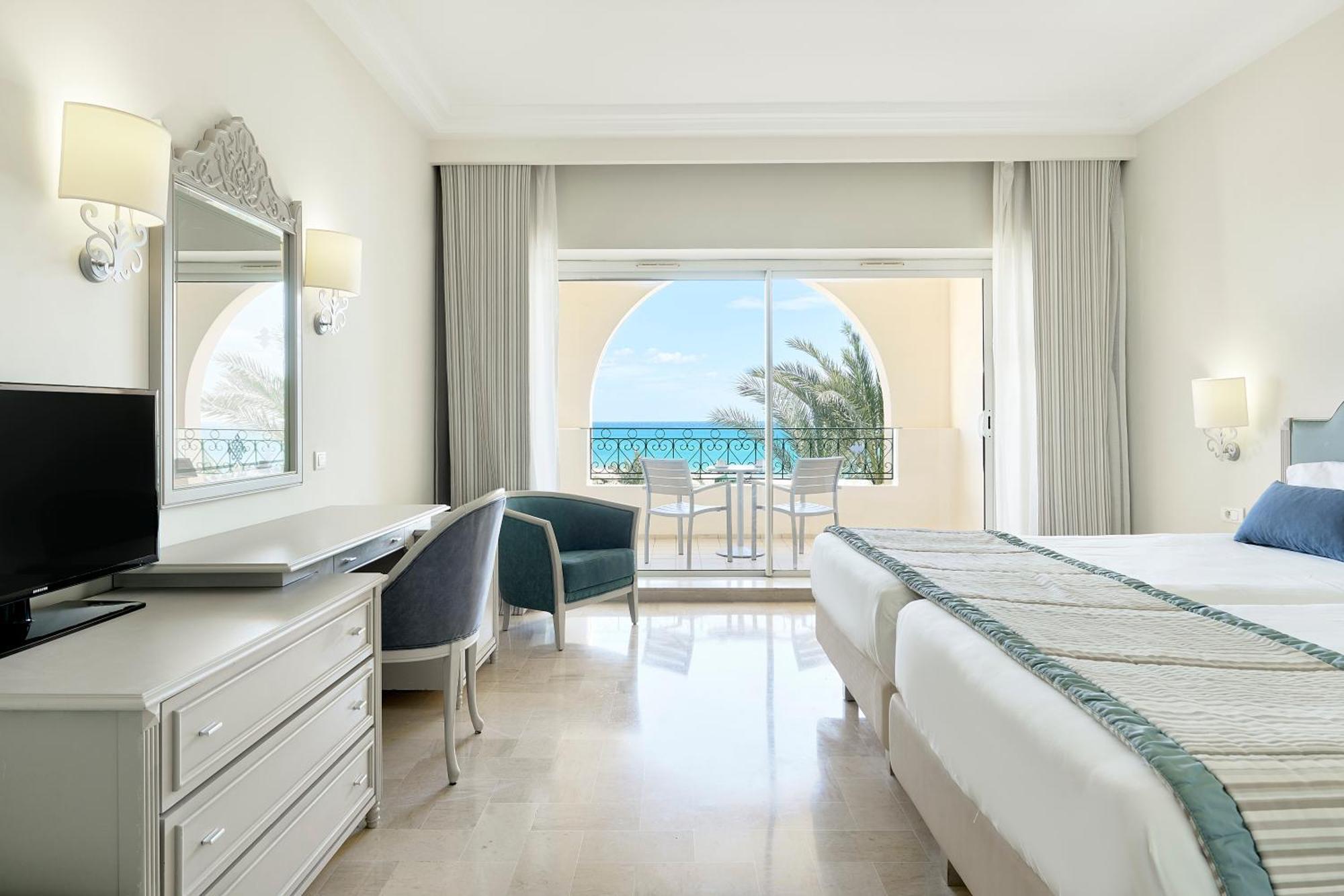 Iberostar Waves Averroes Hotel 4*